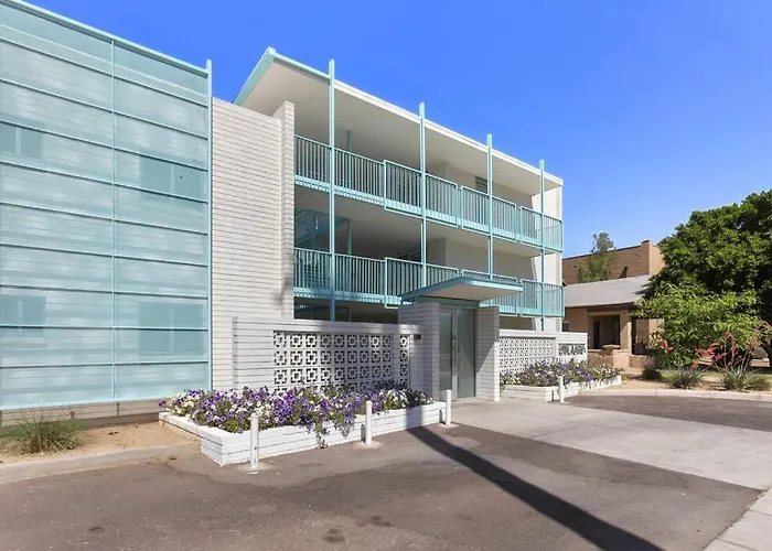 Dtph Modern Designer - Pool & Parking - Apartment