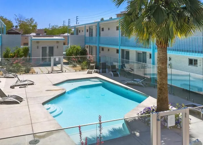 Dtph Modern Designer - Pool & Parking -